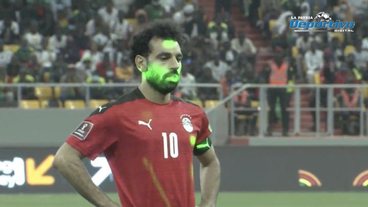 Denuncia formal de Egipto contra Senegal por acoso a Mohamed Salah