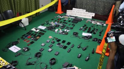 Aprehendidos en La Cruceña durante operativo del Ministerio de Gobierno