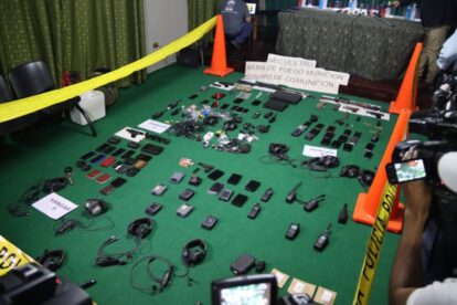 Aprehendidos en La Cruceña durante operativo del Ministerio de Gobierno