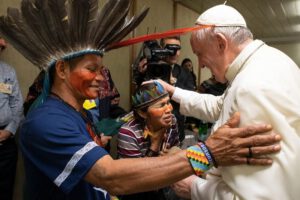 Papa Francisco pide perdón por los abusos cometidos en internados católicos para indígenas en Canadá