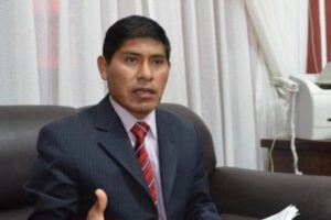 Idelfonso Mamani Defensor del Pueblo