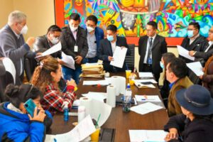 Inician la revisión de documentación de los postulantes a Defensor del Pueblo