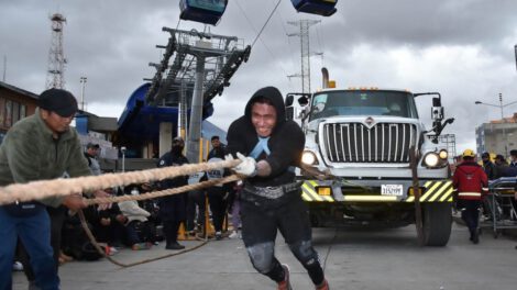 Campeones del Hombre y la Mujer Más Fuerte de Bolivia en El Alto