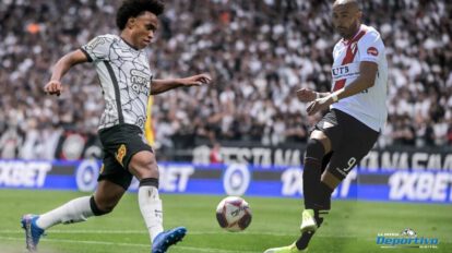 Always Ready Copa Libertadores enfrentando a Corinthians