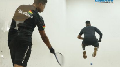 Equipo boliviano de raquetbol compitiendo en el Panamericano