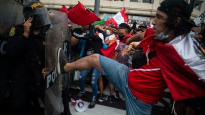 Enfrentamientos en Perú durante protestas contra el gobierno de Pedro Castillo