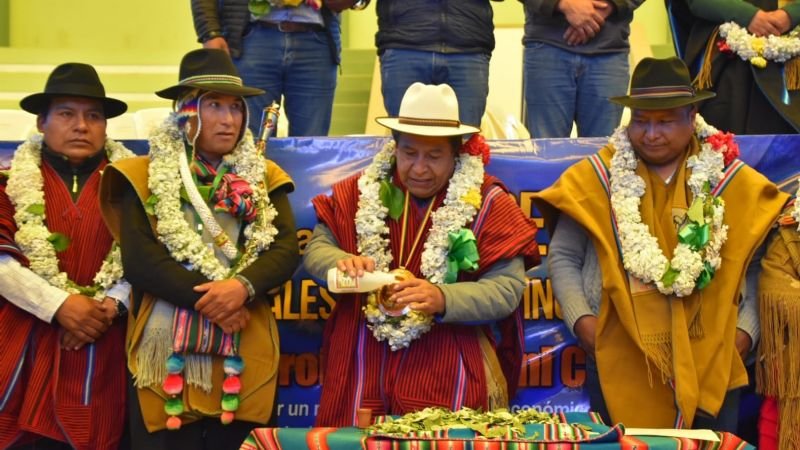 Desagravio a profesionales de Bolivia por David Choquehuanca en la Primera Cumbre de Profesionales