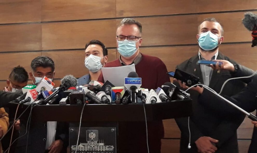 Impugnación contra Nadia Cruz para Defensora del Pueblo
