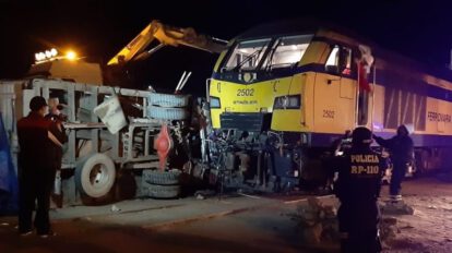 Incidente vial tren camión en la zona Sur de la ciudad