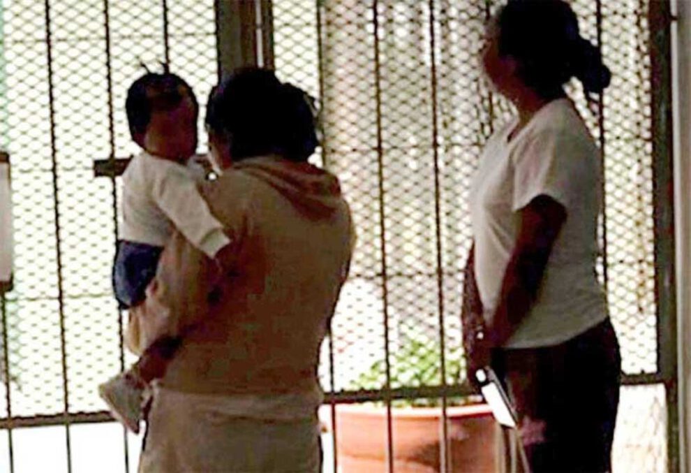 Indulto para madres en cárceles