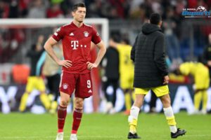 Lewandowski molesto por la eliminación de la Champions League