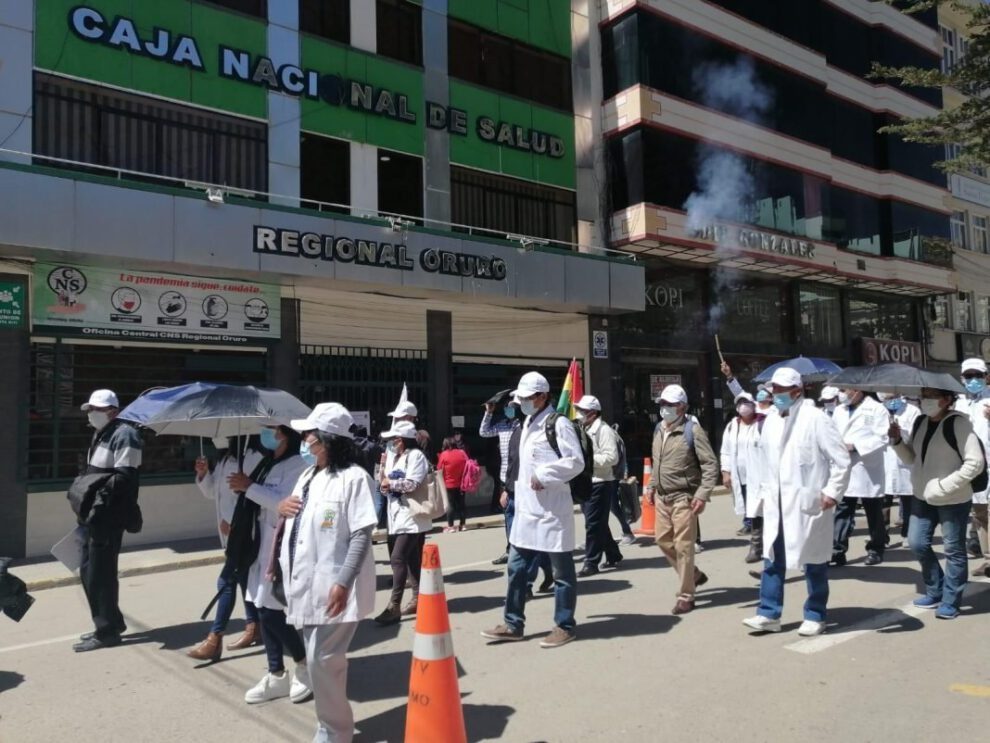 Paro movilizado de médicos en Oruro
