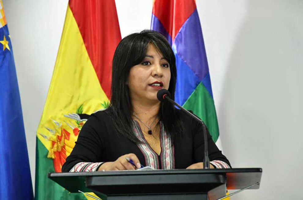 Nadia Cruz inhabilitación en proceso de selección a la Defensoría del Pueblo