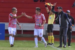 Independiente Petrolero y su entrenador Marcelo Robledo tras la goleada en Copa Libertadores