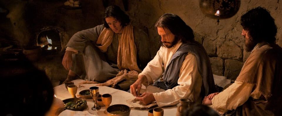Última Cena y entrega de Jesús en pan y vino