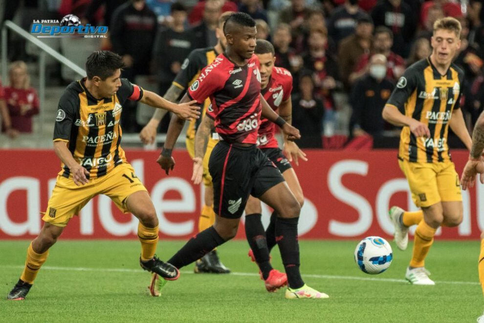 Atlético Paranaense derrota a The Strongest en la Copa Libertadores