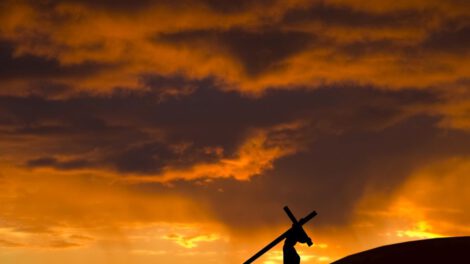 Viernes Santo y la pasión de Jesús en la cruz