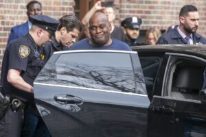 Frank R. James tras ser detenido por la Policía
