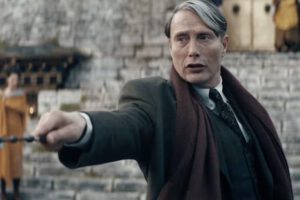 Mads Mikkelsen como Gellert Grindelwald en el Mundo Mágico