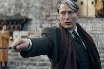 Mads Mikkelsen como Gellert Grindelwald en el Mundo Mágico