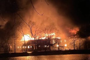 Incendio planta química en Nueva Jersey
