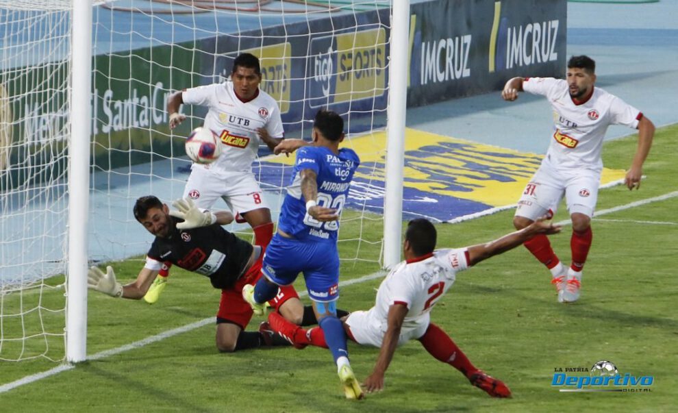 Bolívar golea de visita en el torneo Apertura