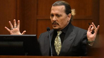 Johnny Depp testificando en el juicio contra Amber Heard