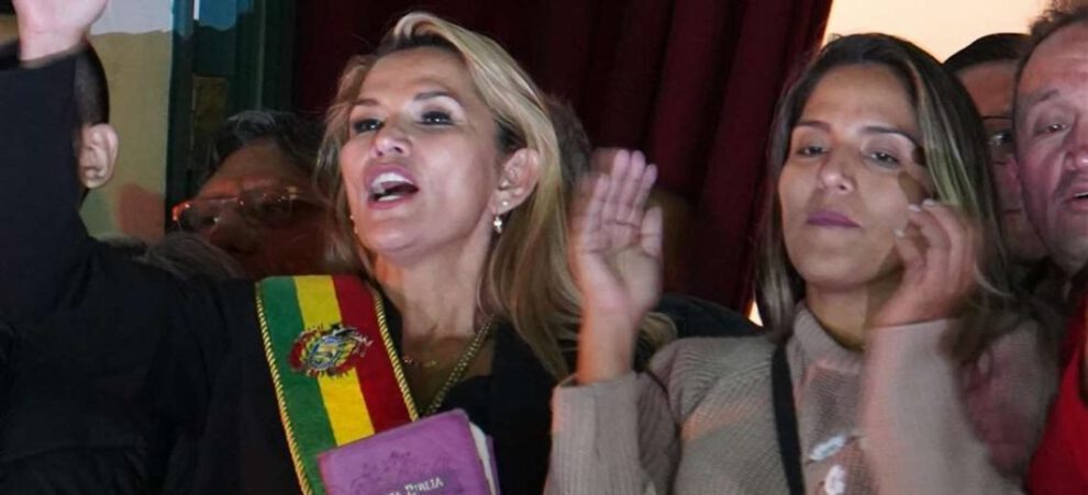 La hija de Jeanine Añez agradece a Carlos Mesa y Camacho
