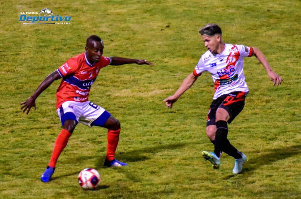Nacional Potosí vs Universitario en el cierre de la décima fecha