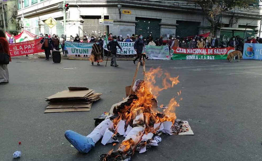 Destitución del gerente de la CNS en La Paz