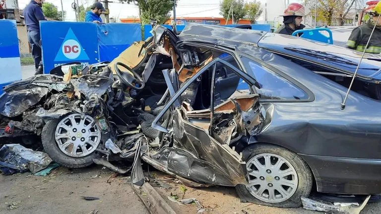 Accidente en Longchamps que dejó cuatro jóvenes bolivianos muertos