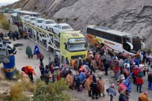 Bloqueo en la carretera entre La Paz, Oruro y Cochabamba