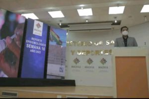 Conferencia de prensa del Ministerio de Salud sobre Covid-19 en Bolivia