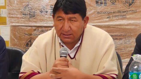 Gobernador de Potosí, Jhonny Mamani, informe ante comisión legislativa