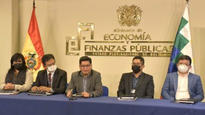 Inversiones y alza salarial en conferencia de prensa con el ministro de Economía, Marcelo Montenegro