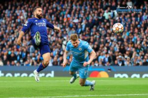 Kevin De Bruyne de cabeza antes de los dos minutos de juego abrió el marcador