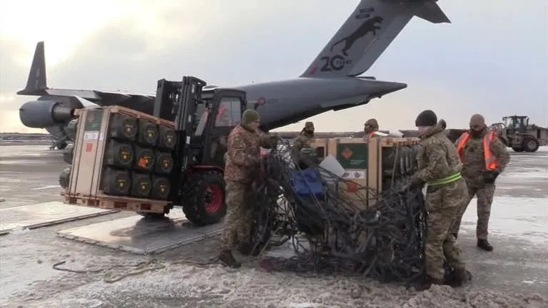 Envío de armas a Ucrania por Estados Unidos
