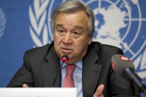 Guterres llega a Kiev en misión de paz