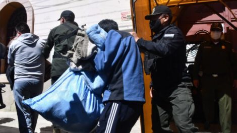 traslado de reos al penal de Chonchocoro