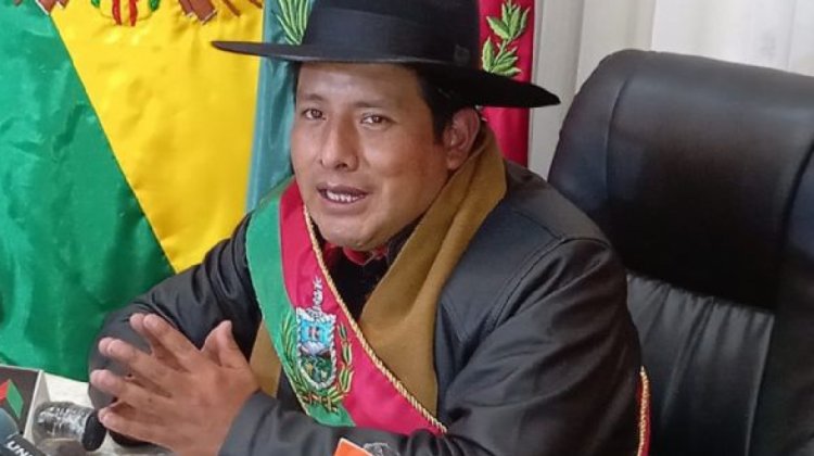 Santos Quispe, gobernador de La Paz, investigado por consumo de alcohol
