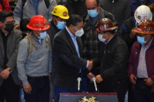 Incremento salarial acordado por el presidente Luis Arce y la COB