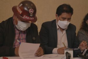 Gobierno y COB acuerdan crear 900 ítems para el sector salud