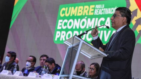 Cruzada nacional contra el contrabando en la Cumbre de reactivación económica