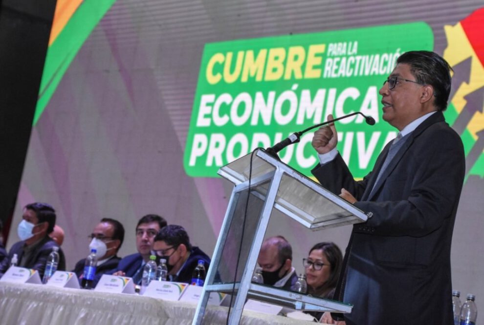 Cruzada nacional contra el contrabando en la Cumbre de reactivación económica