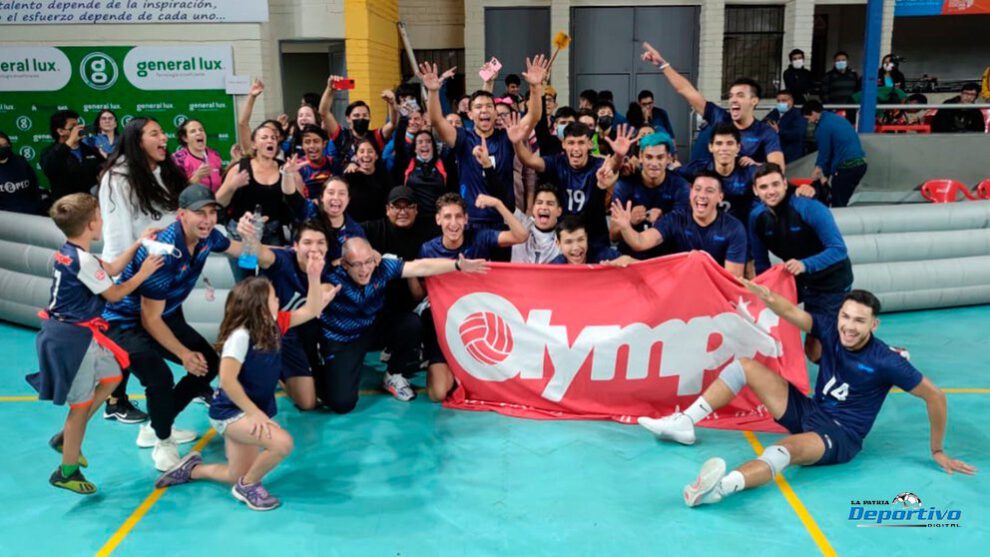 Festejo de los integrantes del equipo de Olympic campeones de la Liga