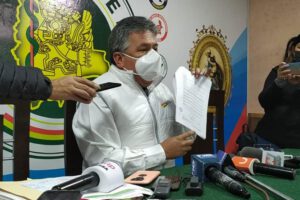 Diálogo con Salud y medidas de presión de médicos