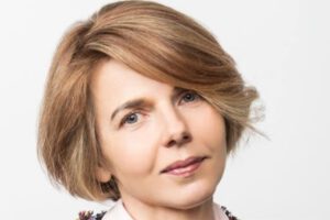 Vira Hyrych, periodista de RFE/RL, muere por ataque con misiles rusos en Kiev