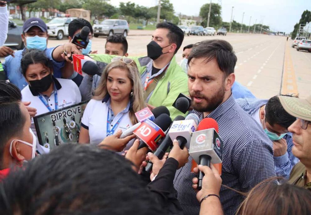 Efectivos de la Felcn con antecedentes penales según Eduardo Del Castillo