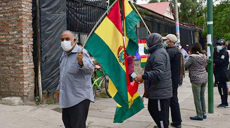 Protesta Conade Cochabamba en la Gobernación