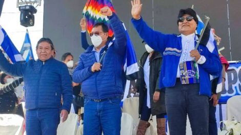 Registro de militantes del MAS con David Choquehuanca, Luis Arce y Evo Morales